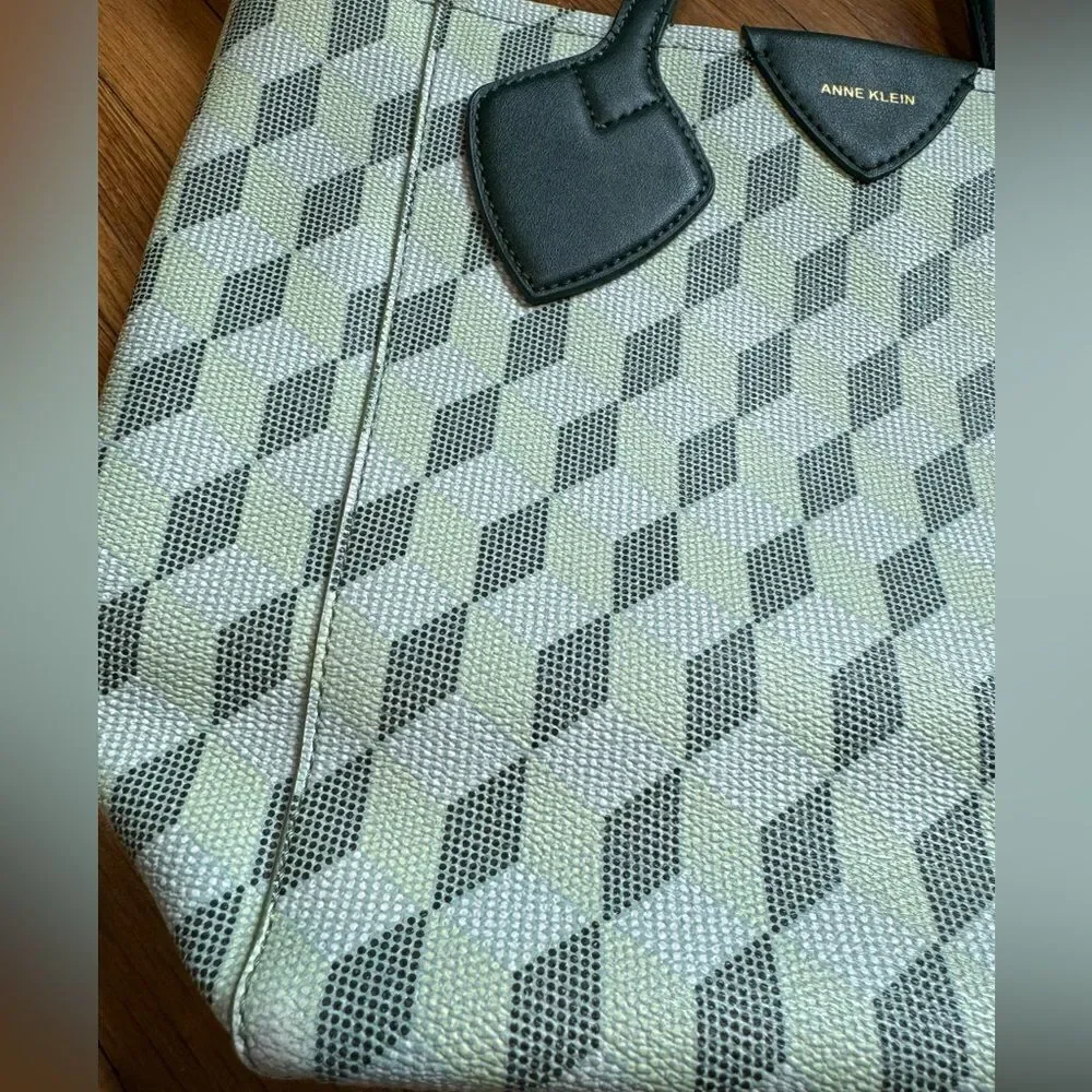 Anne Klein lining synthetic